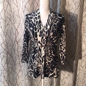 New York & Company 3/4 sleeve leopard print top